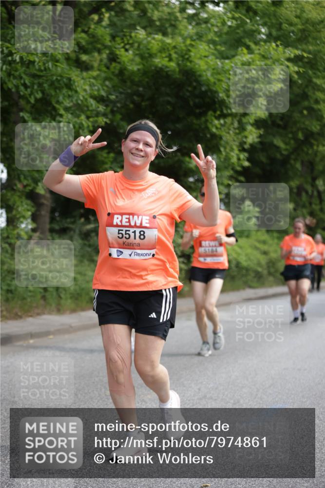 15.06.2025 - REWE Women's Run Jannik Wohlers http://msf.ph/oto/7974861 15.06.2025 10:09:40 Laufen 5518, 5184 meine-sportfotos.de