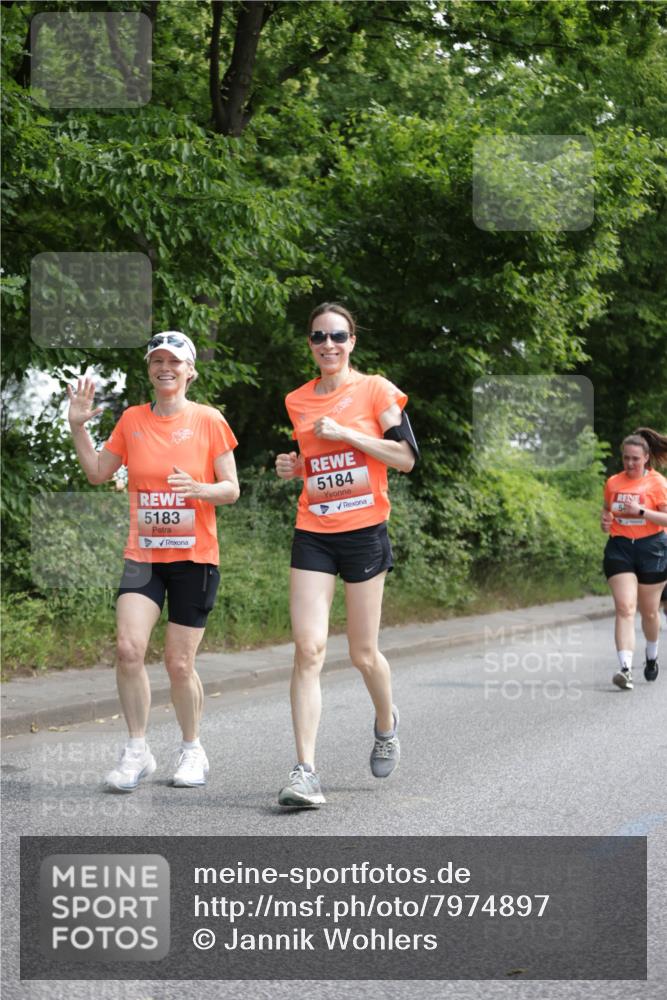 15.06.2025 - REWE Women's Run Jannik Wohlers http://msf.ph/oto/7974897 15.06.2025 10:09:42 Laufen 5184, 5183, 5 meine-sportfotos.de