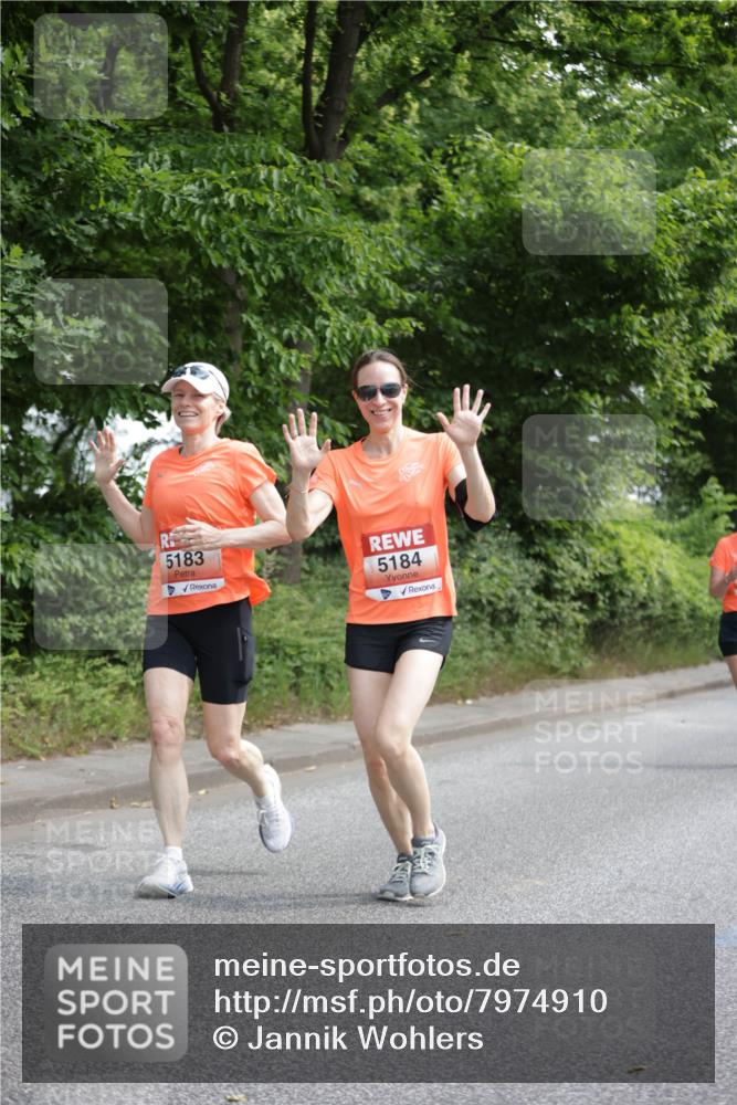 15.06.2025 - REWE Women's Run Jannik Wohlers http://msf.ph/oto/7974910 15.06.2025 10:09:42 Laufen 5183, 5184 meine-sportfotos.de
