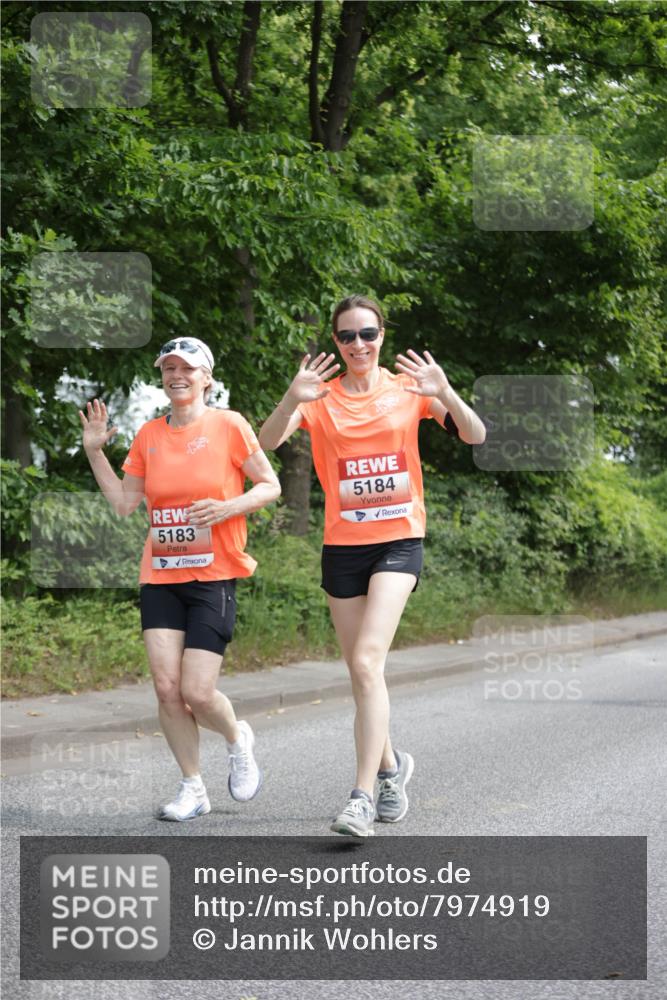 15.06.2025 - REWE Women's Run Jannik Wohlers http://msf.ph/oto/7974919 15.06.2025 10:09:42 Laufen 5183, 5184 meine-sportfotos.de