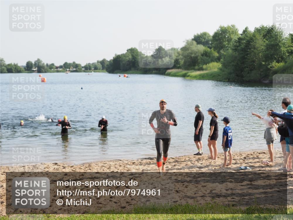 21.06.2025 - 27. Vierlanden-Triathlon MichiJ http://msf.ph/oto/7974961 15.06.2026 08:40:58 Schwimmen 99, 114 meine-sportfotos.de