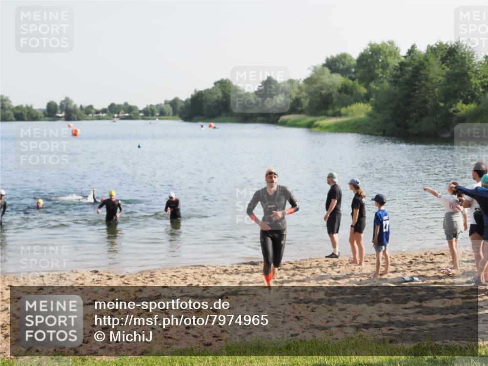 21.06.2025 - 27. Vierlanden-Triathlon MichiJ http://msf.ph/oto/7974965 15.06.2026 08:40:58 Schwimmen 99, 114 meine-sportfotos.de