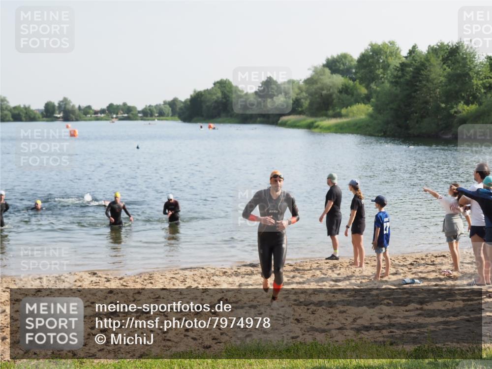 21.06.2025 - 27. Vierlanden-Triathlon MichiJ http://msf.ph/oto/7974978 15.06.2026 08:40:58 Schwimmen 99, 114 meine-sportfotos.de
