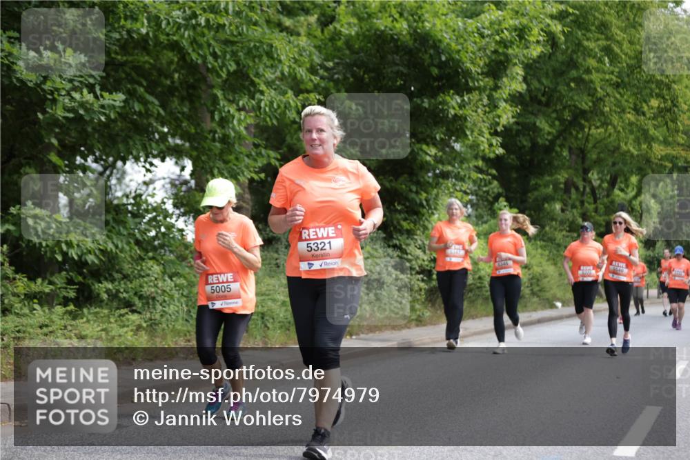 15.06.2025 - REWE Women's Run Jannik Wohlers http://msf.ph/oto/7974979 15.06.2025 10:09:47 Laufen 6347, 5005, 5321, 5540 meine-sportfotos.de