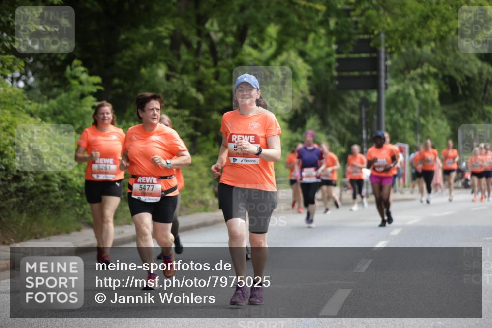 15.06.2025 - REWE Women's Run Jannik Wohlers http://msf.ph/oto/7975025 15.06.2025 10:09:53 Laufen 5261, 5477 meine-sportfotos.de