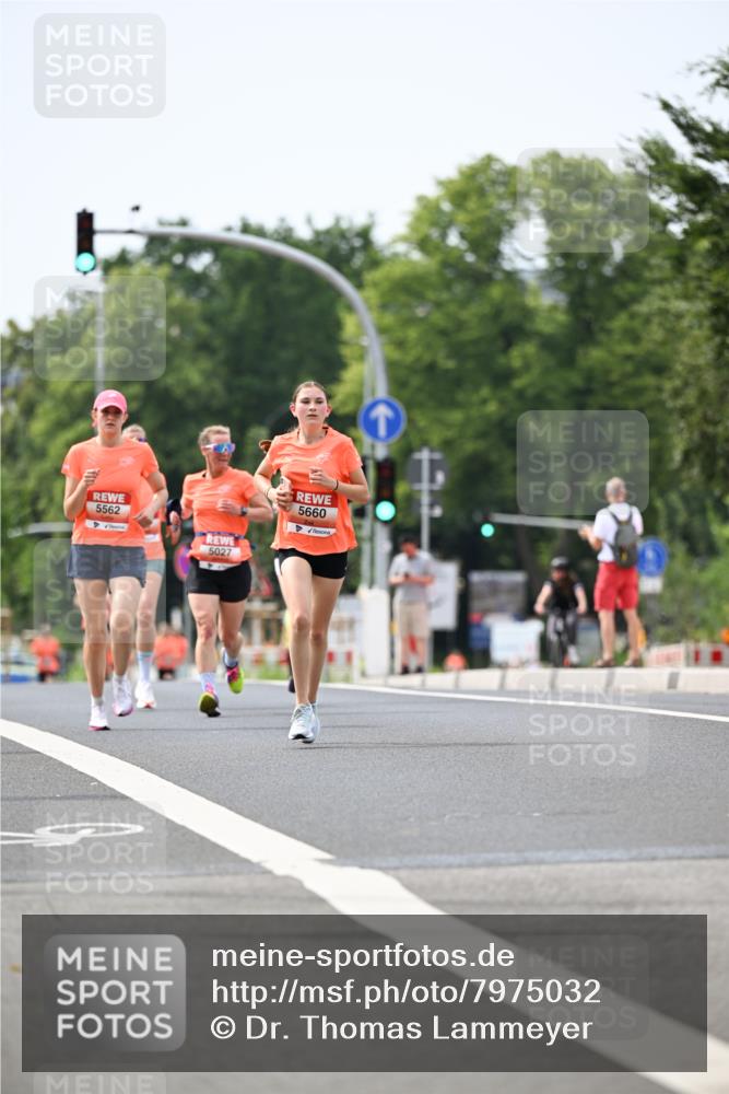 15.06.2025 - REWE Women's Run Dr. Thomas Lammeyer http://msf.ph/oto/7975032 15.06.2025 10:40:27 Laufen 5562, 5027, 5660 meine-sportfotos.de