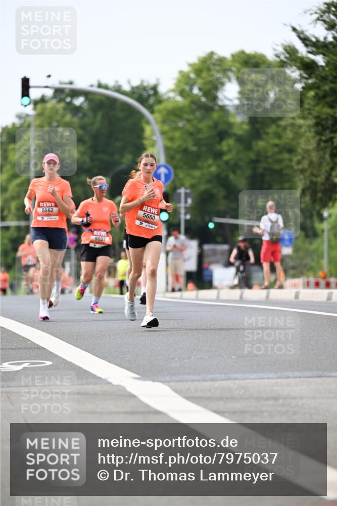 15.06.2025 - REWE Women's Run Dr. Thomas Lammeyer http://msf.ph/oto/7975037 15.06.2025 10:40:27 Laufen 5562, 5027, 5660 meine-sportfotos.de