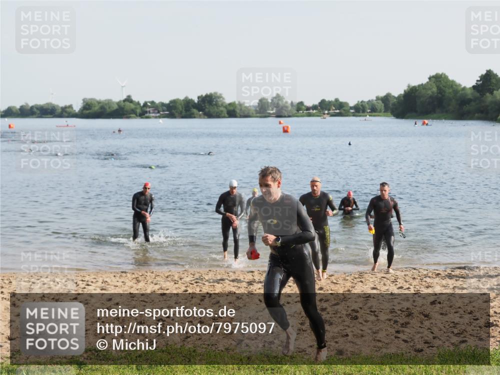 21.06.2025 - 27. Vierlanden-Triathlon MichiJ http://msf.ph/oto/7975097 15.06.2026 08:41:04 Schwimmen 99, 109, 114, 129, 147 meine-sportfotos.de