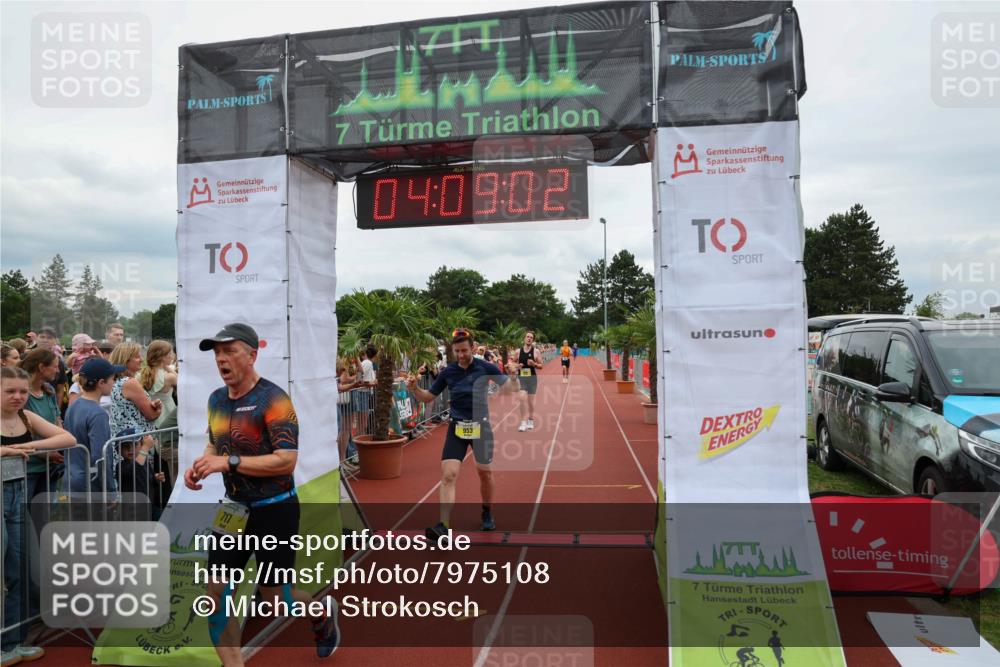 15.06.2025 - 7 Türme Triathlon Michael Strokosch http://msf.ph/oto/7975108 15.06.2025 14:09:02 Ziel 717, 860, 953, 956 meine-sportfotos.de