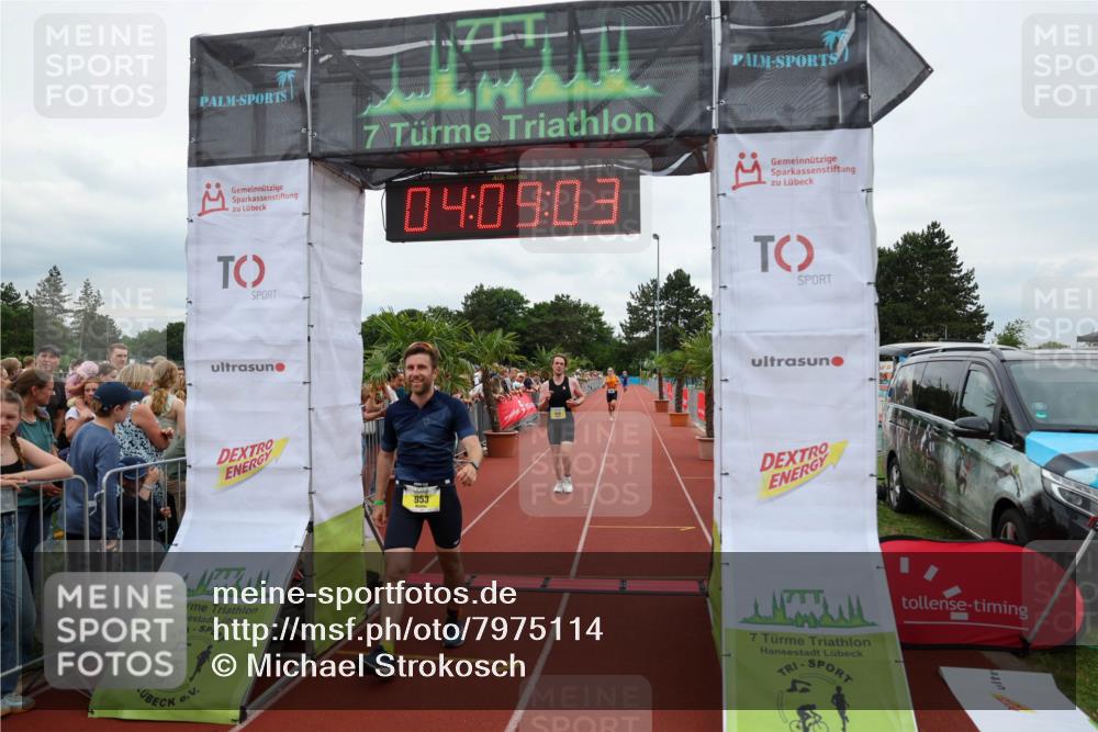 15.06.2025 - 7 Türme Triathlon Michael Strokosch http://msf.ph/oto/7975114 15.06.2025 14:09:03 Ziel 717, 860, 953, 956 meine-sportfotos.de