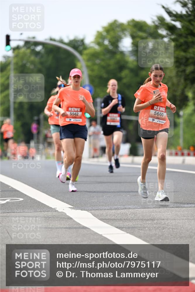 15.06.2025 - REWE Women's Run Dr. Thomas Lammeyer http://msf.ph/oto/7975117 15.06.2025 10:40:29 Laufen 5562, 5660 meine-sportfotos.de