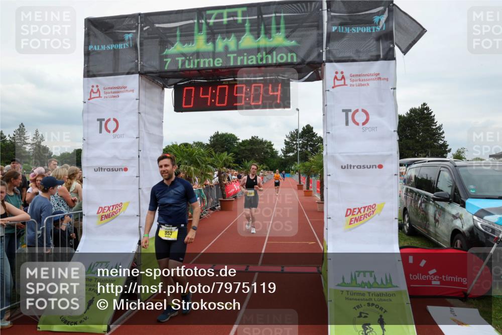 15.06.2025 - 7 Türme Triathlon Michael Strokosch http://msf.ph/oto/7975119 15.06.2025 14:09:03 Ziel 717, 860, 953, 956 meine-sportfotos.de