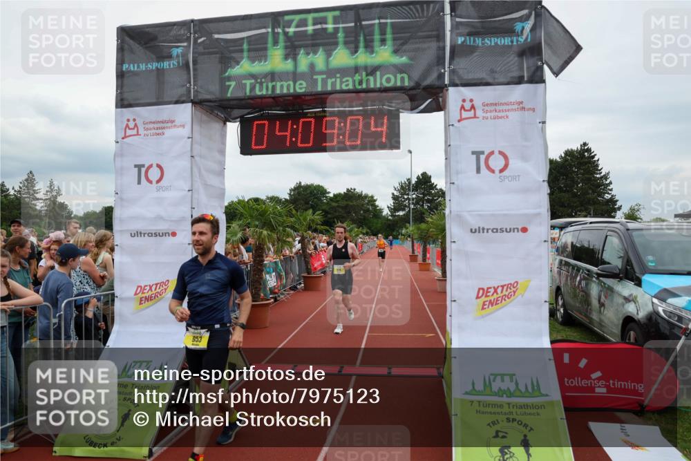 15.06.2025 - 7 Türme Triathlon Michael Strokosch http://msf.ph/oto/7975123 15.06.2025 14:09:04 Ziel 655, 717, 860, 953, 956 meine-sportfotos.de