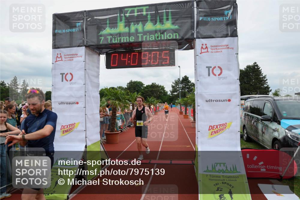 15.06.2025 - 7 Türme Triathlon Michael Strokosch http://msf.ph/oto/7975139 15.06.2025 14:09:04 Ziel 655, 717, 860, 953, 956 meine-sportfotos.de