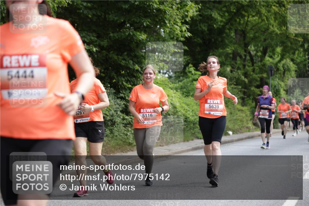 15.06.2025 - REWE Women's Run Jannik Wohlers http://msf.ph/oto/7975142 15.06.2025 10:09:57 Laufen 5444, 526, 5116, 5639, 460 meine-sportfotos.de