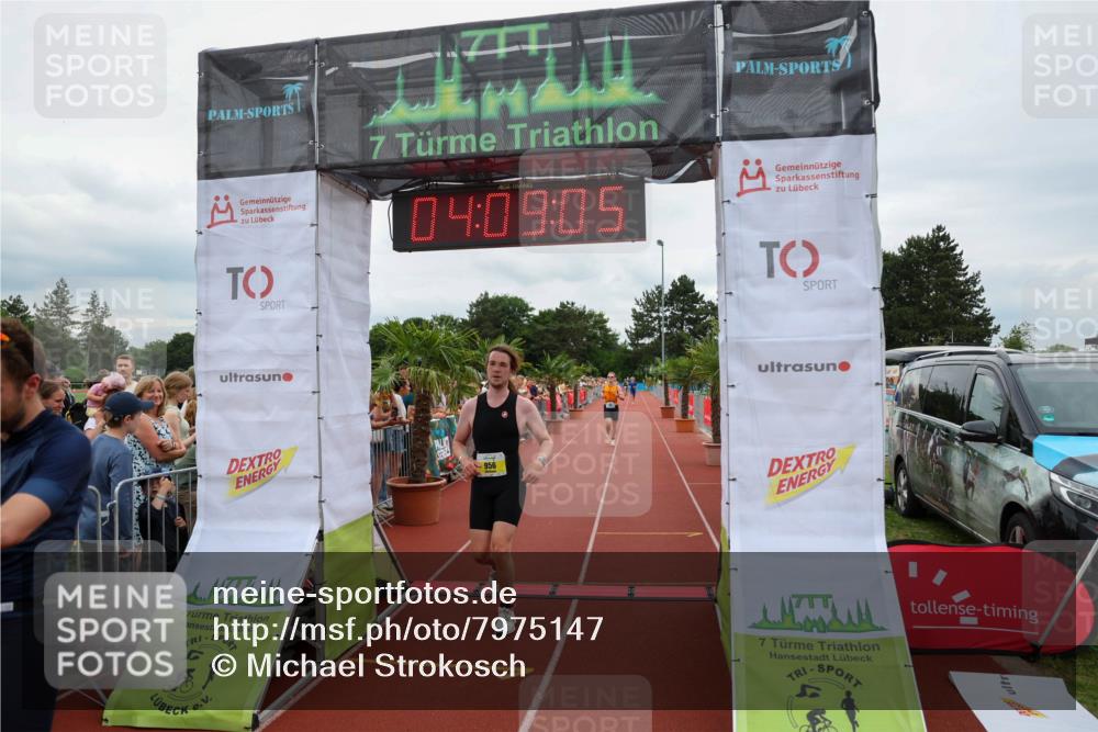15.06.2025 - 7 Türme Triathlon Michael Strokosch http://msf.ph/oto/7975147 15.06.2025 14:09:05 Ziel 655, 717, 860, 953, 956 meine-sportfotos.de