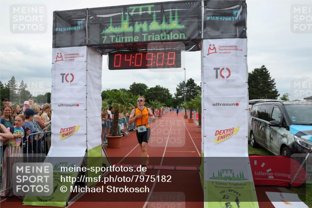 15.06.2025 - 7 Türme Triathlon Michael Strokosch http://msf.ph/oto/7975182 15.06.2025 14:09:08 Ziel 655, 717, 953, 956 meine-sportfotos.de