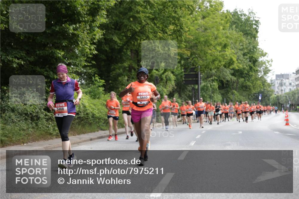 15.06.2025 - REWE Women's Run Jannik Wohlers http://msf.ph/oto/7975211 15.06.2025 10:10:02 Laufen 5468, 5388, 5440 meine-sportfotos.de