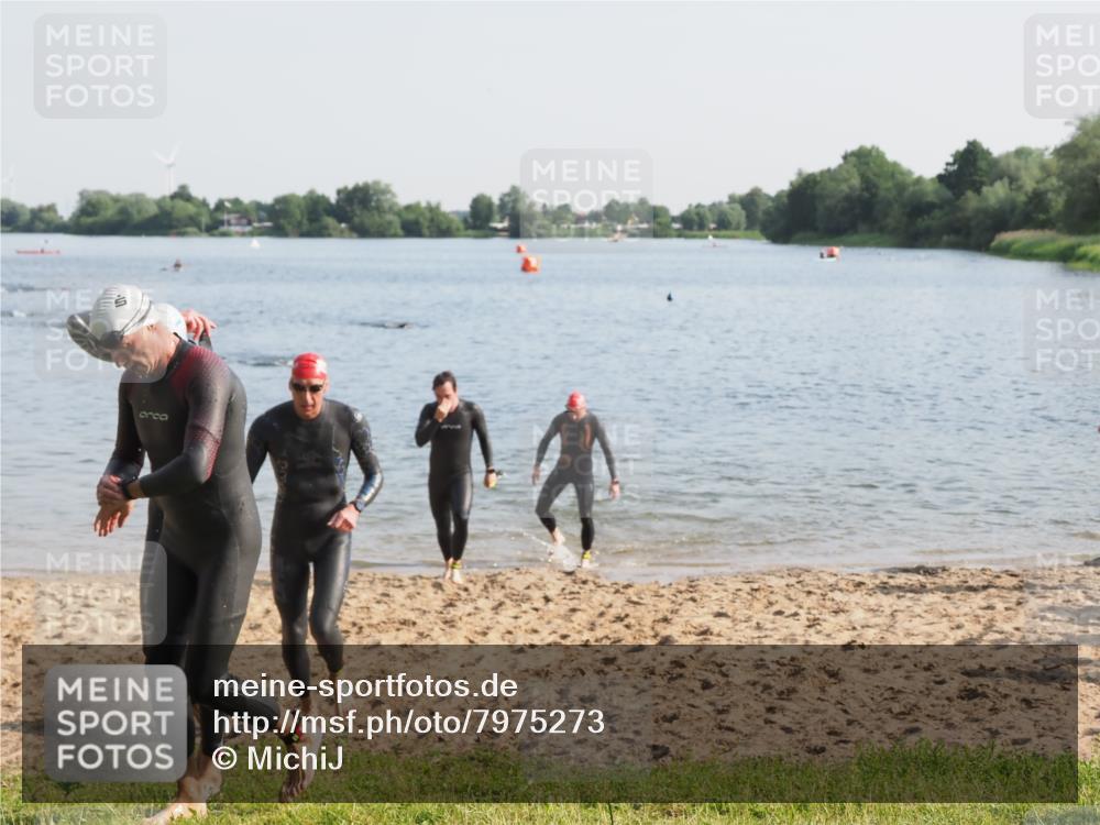 21.06.2025 - 27. Vierlanden-Triathlon MichiJ http://msf.ph/oto/7975273 15.06.2026 08:41:12 Schwimmen 22, 99, 109, 111, 129, 138, 147, 176 meine-sportfotos.de