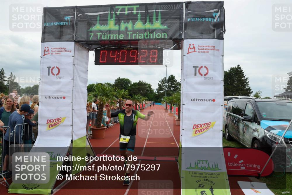 15.06.2025 - 7 Türme Triathlon Michael Strokosch http://msf.ph/oto/7975297 15.06.2025 14:09:27 Ziel 797, 910 meine-sportfotos.de