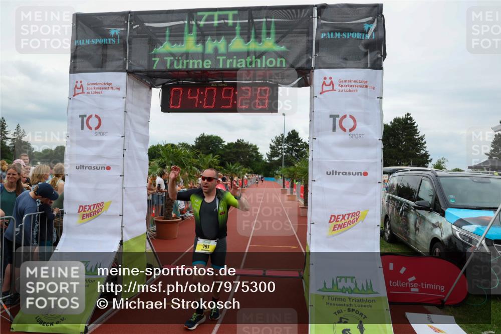 15.06.2025 - 7 Türme Triathlon Michael Strokosch http://msf.ph/oto/7975300 15.06.2025 14:09:28 Ziel 797, 910 meine-sportfotos.de