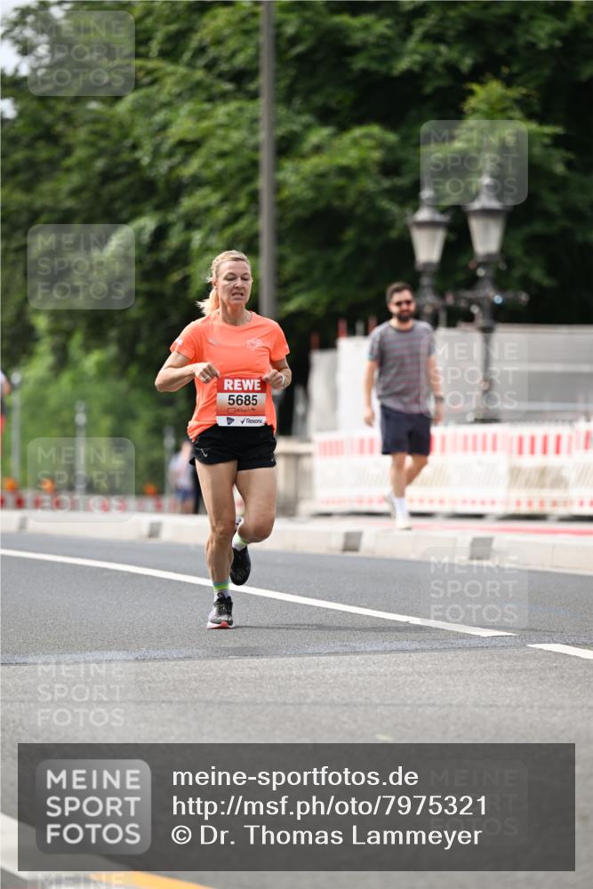 15.06.2025 - REWE Women's Run Dr. Thomas Lammeyer http://msf.ph/oto/7975321 15.06.2025 10:40:41 Laufen 5685 meine-sportfotos.de