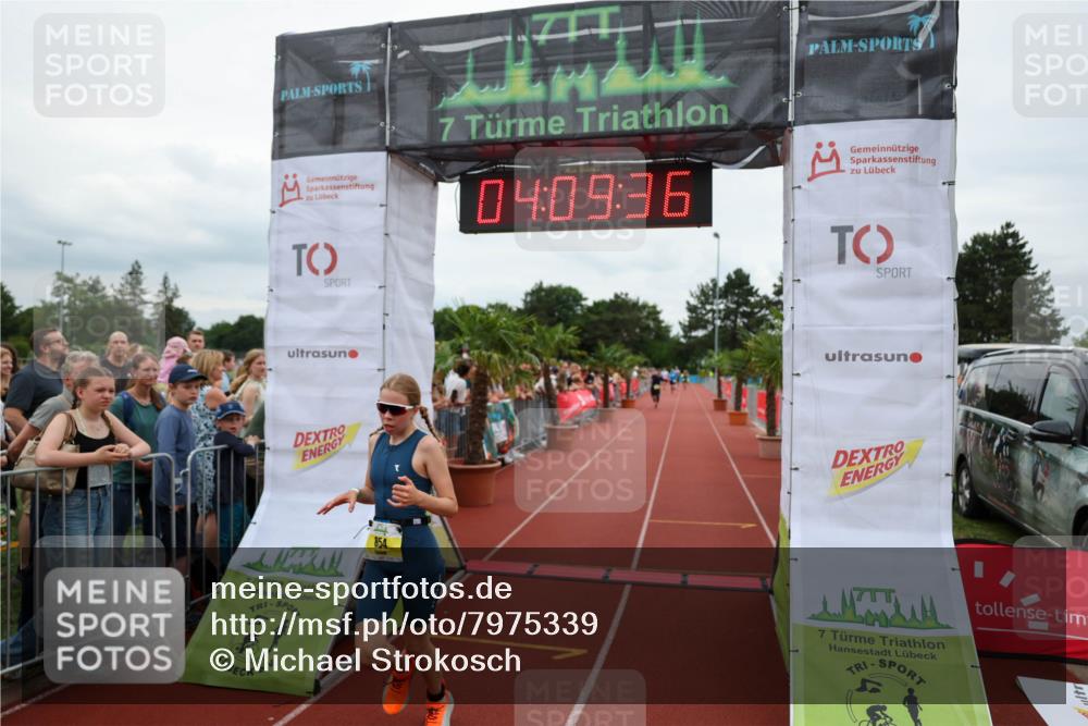 15.06.2025 - 7 Türme Triathlon Michael Strokosch http://msf.ph/oto/7975339 15.06.2025 14:09:36 Ziel 854 meine-sportfotos.de