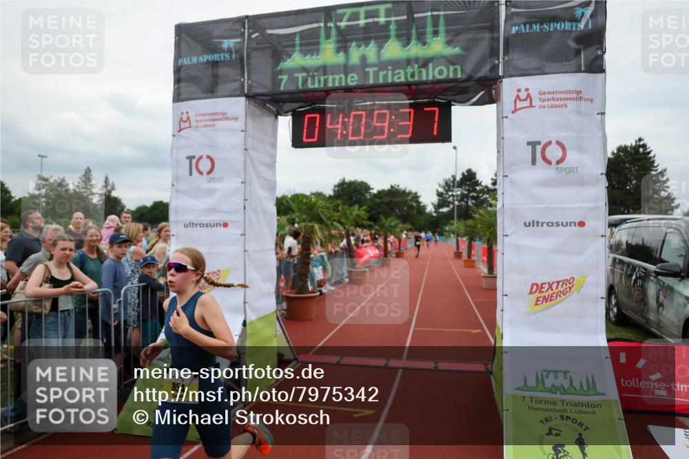 15.06.2025 - 7 Türme Triathlon Michael Strokosch http://msf.ph/oto/7975342 15.06.2025 14:09:36 Ziel 854 meine-sportfotos.de