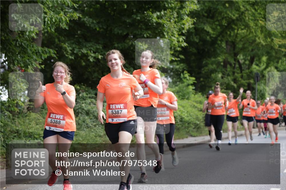 15.06.2025 - REWE Women's Run Jannik Wohlers http://msf.ph/oto/7975348 15.06.2025 10:10:08 Laufen 5388, 5387, 7, 5602 meine-sportfotos.de