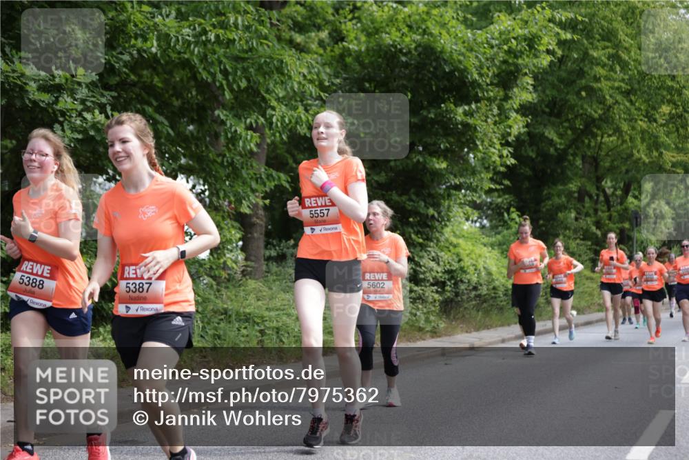 15.06.2025 - REWE Women's Run Jannik Wohlers http://msf.ph/oto/7975362 15.06.2025 10:10:09 Laufen 5388, 5387, 5557, 1970, 490, 5602 meine-sportfotos.de