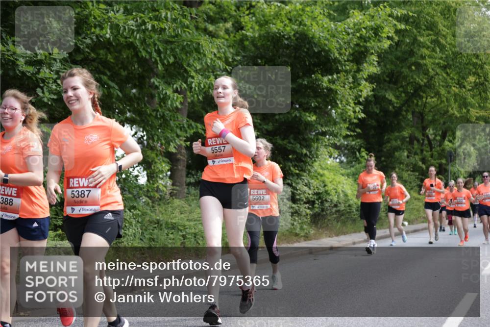 15.06.2025 - REWE Women's Run Jannik Wohlers http://msf.ph/oto/7975365 15.06.2025 10:10:09 Laufen 388, 5387, 5557, 5602 meine-sportfotos.de