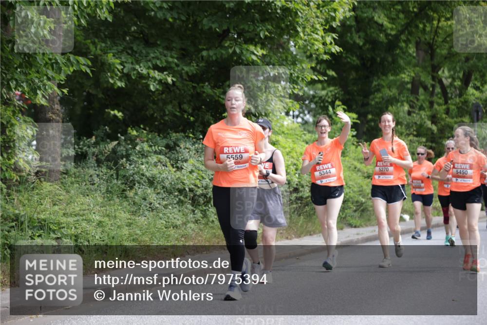 15.06.2025 - REWE Women's Run Jannik Wohlers http://msf.ph/oto/7975394 15.06.2025 10:10:12 Laufen 5559, 5344, 5270, 5450 meine-sportfotos.de
