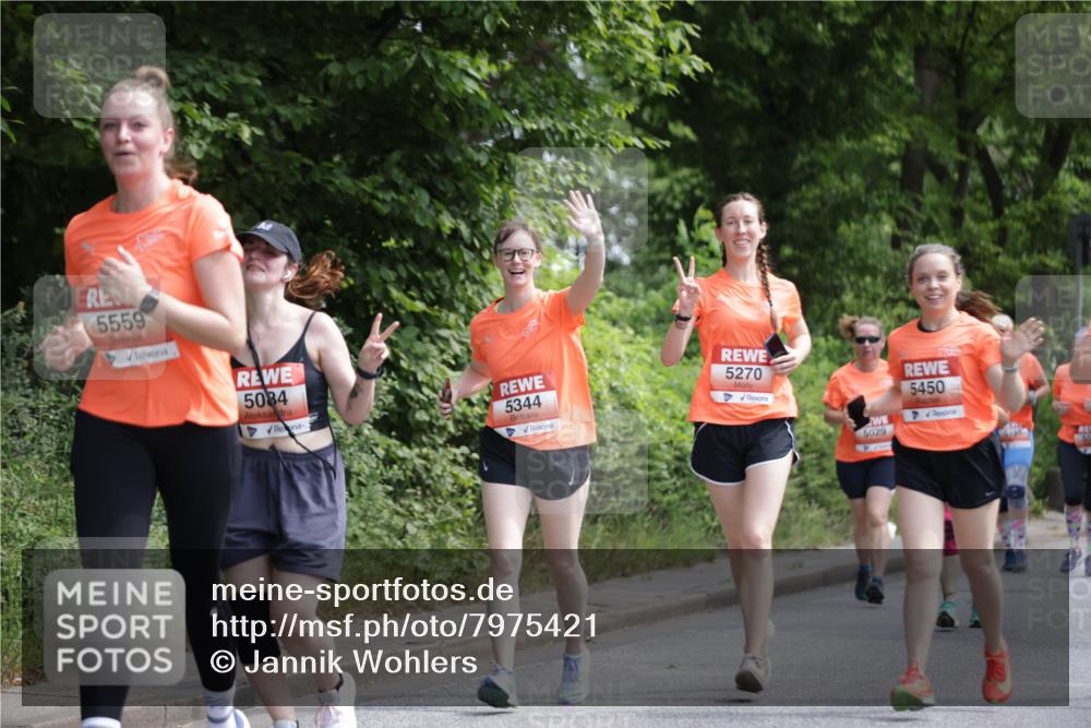 15.06.2025 - REWE Women's Run Jannik Wohlers http://msf.ph/oto/7975421 15.06.2025 10:10:13 Laufen 5559, 5084, 5344, 5270, 6029, 5450 meine-sportfotos.de
