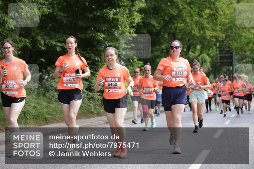 15.06.2025 - REWE Women's Run Jannik Wohlers http://msf.ph/oto/7975471 15.06.2025 10:10:15 Laufen 5344, 5270, 5450, 5262, 5553, 146 meine-sportfotos.de