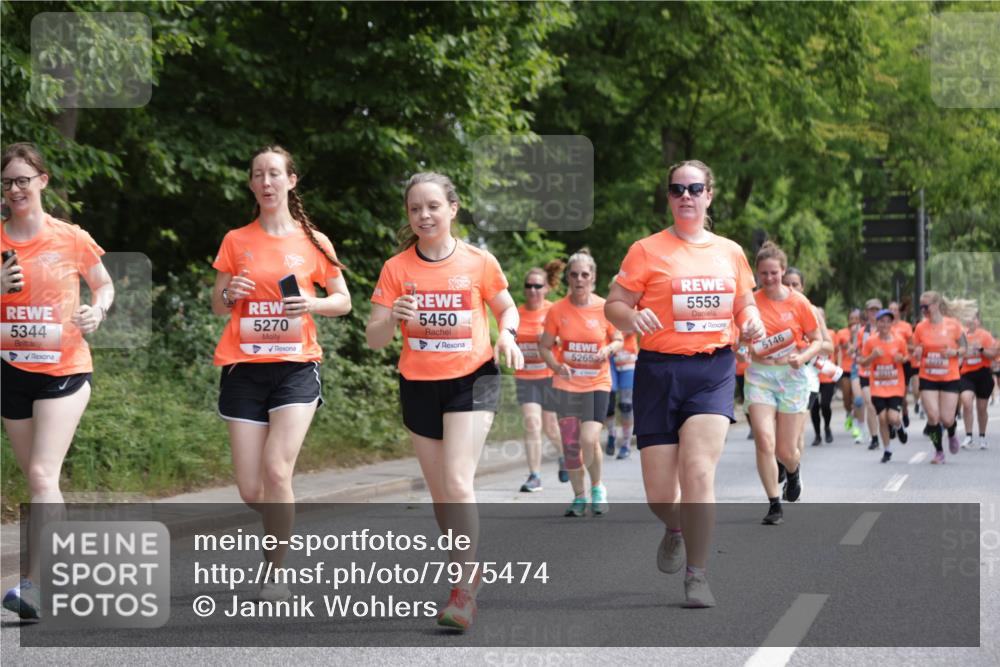 15.06.2025 - REWE Women's Run Jannik Wohlers http://msf.ph/oto/7975474 15.06.2025 10:10:15 Laufen 5344, 5270, 5450, 5265, 5553, 5146 meine-sportfotos.de