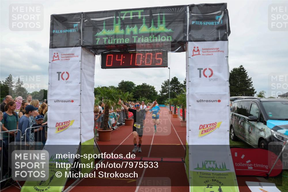 15.06.2025 - 7 Türme Triathlon Michael Strokosch http://msf.ph/oto/7975533 15.06.2025 14:10:05 Ziel 392, 921, 1059 meine-sportfotos.de