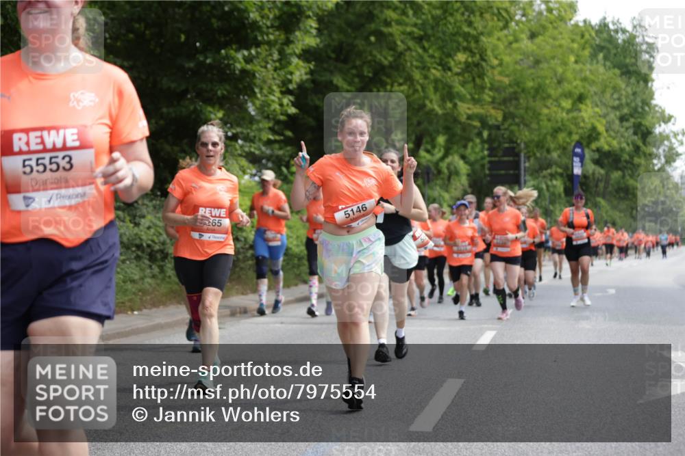 15.06.2025 - REWE Women's Run Jannik Wohlers http://msf.ph/oto/7975554 15.06.2025 10:10:18 Laufen 5553, 65, 5146 meine-sportfotos.de