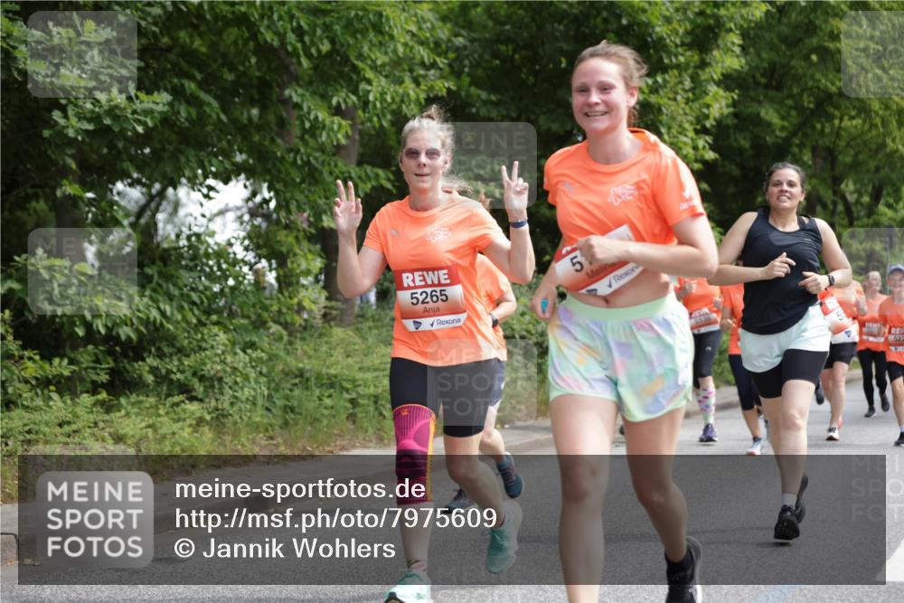 15.06.2025 - REWE Women's Run Jannik Wohlers http://msf.ph/oto/7975609 15.06.2025 10:10:19 Laufen 5265, 5, 522 meine-sportfotos.de