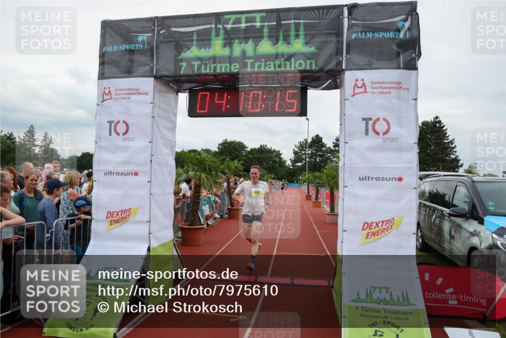 15.06.2025 - 7 Türme Triathlon Michael Strokosch http://msf.ph/oto/7975610 15.06.2025 14:10:15 Ziel 392, 868 meine-sportfotos.de