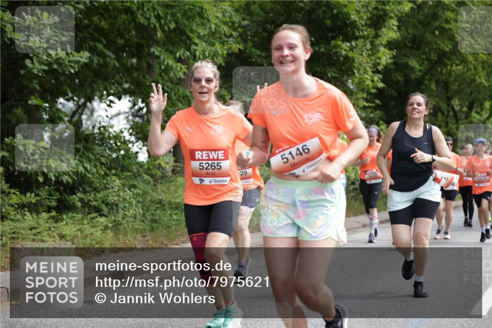 15.06.2025 - REWE Women's Run Jannik Wohlers http://msf.ph/oto/7975621 15.06.2025 10:10:19 Laufen 5265, 29, 5146, 4, 6224 meine-sportfotos.de