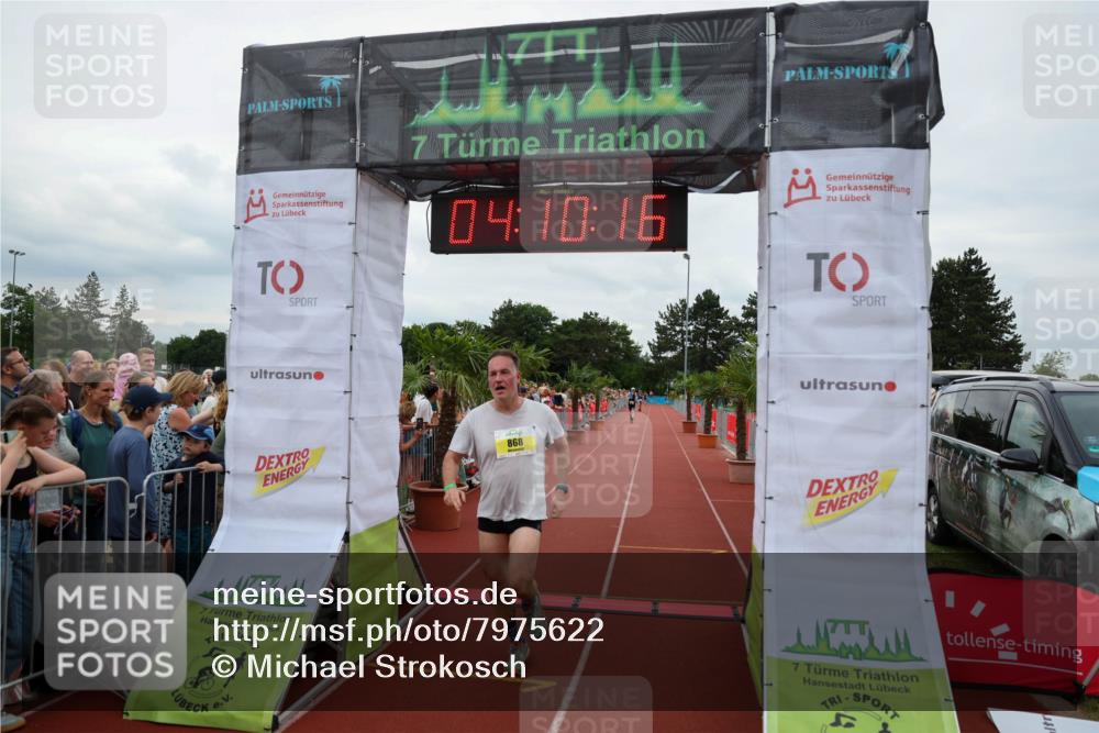 15.06.2025 - 7 Türme Triathlon Michael Strokosch http://msf.ph/oto/7975622 15.06.2025 14:10:16 Ziel 868 meine-sportfotos.de