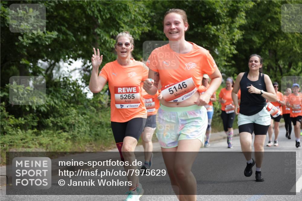 15.06.2025 - REWE Women's Run Jannik Wohlers http://msf.ph/oto/7975629 15.06.2025 10:10:19 Laufen 5265, 029, 5146 meine-sportfotos.de