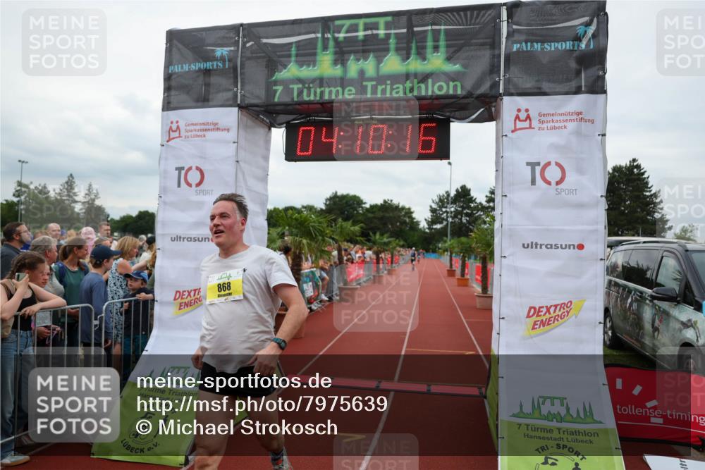 15.06.2025 - 7 Türme Triathlon Michael Strokosch http://msf.ph/oto/7975639 15.06.2025 14:10:16 Ziel 868 meine-sportfotos.de