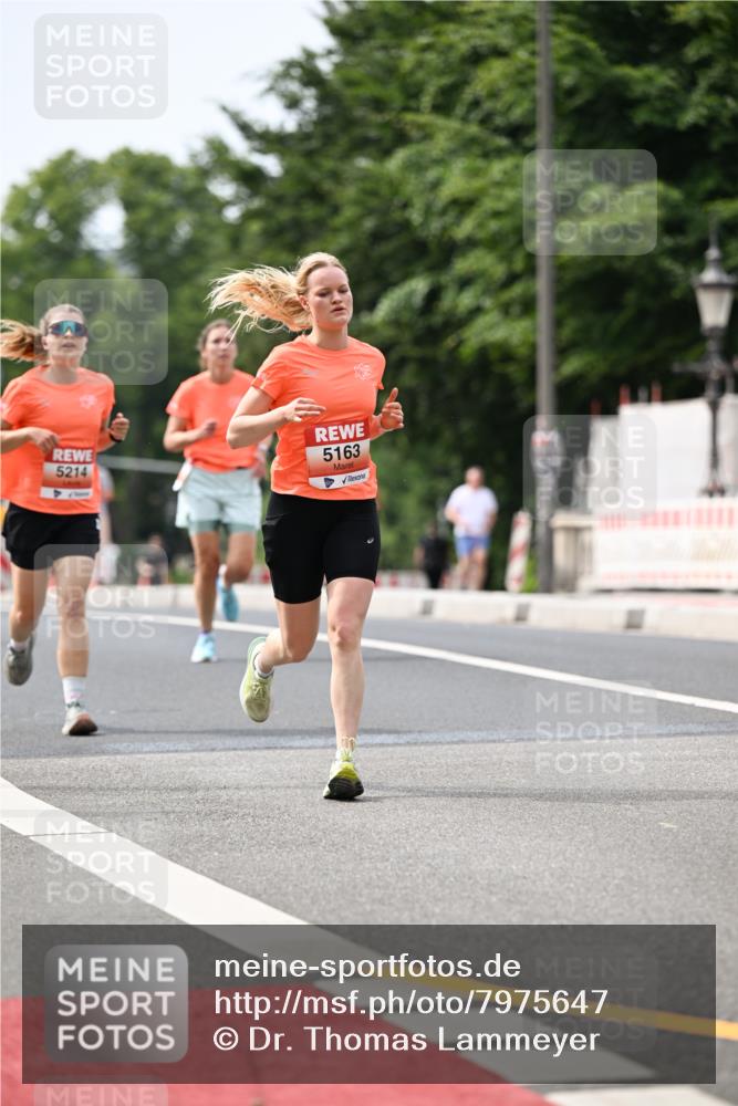 15.06.2025 - REWE Women's Run Dr. Thomas Lammeyer http://msf.ph/oto/7975647 15.06.2025 10:40:55 Laufen 4, 5214, 5163 meine-sportfotos.de