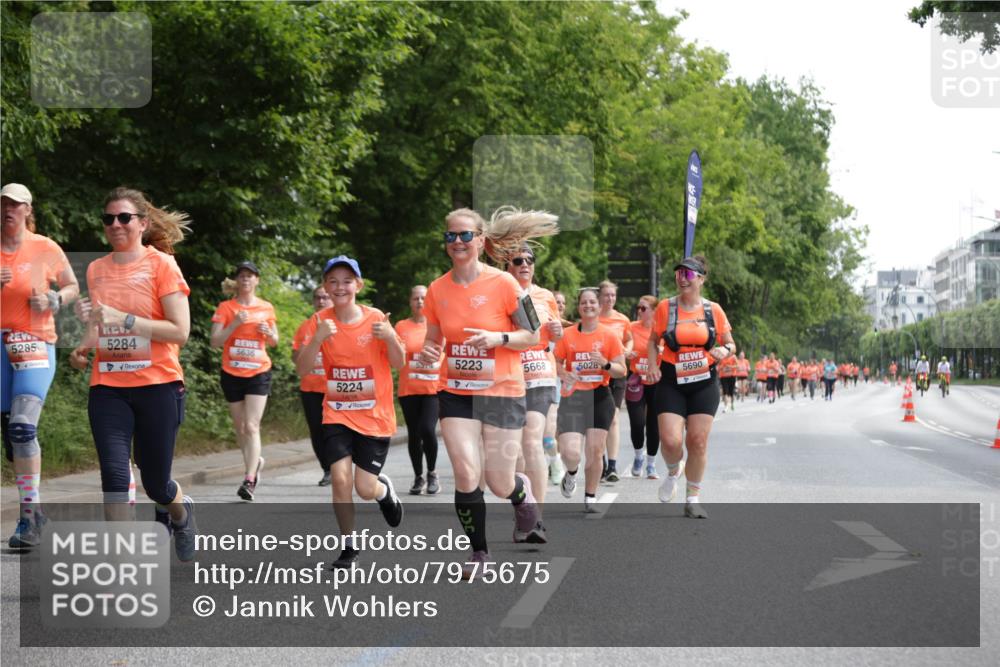 15.06.2025 - REWE Women's Run Jannik Wohlers http://msf.ph/oto/7975675 15.06.2025 10:10:22 Laufen 5636, 5285, 5284, 5224, 5223, 5668, 5028, 51, 5690, 230 meine-sportfotos.de