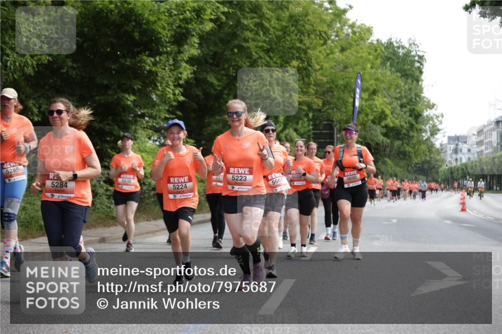 15.06.2025 - REWE Women's Run Jannik Wohlers http://msf.ph/oto/7975687 15.06.2025 10:10:22 Laufen 5285, 5284, 5636, 5224, 5223, 5668, 5028, 5690 meine-sportfotos.de