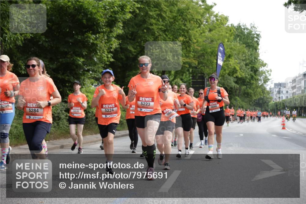 15.06.2025 - REWE Women's Run Jannik Wohlers http://msf.ph/oto/7975691 15.06.2025 10:10:22 Laufen 5285, 5284, 5636, 5224, 5223, 566, 5690 meine-sportfotos.de