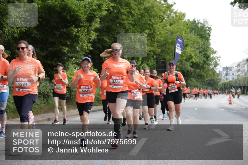 15.06.2025 - REWE Women's Run Jannik Wohlers http://msf.ph/oto/7975699 15.06.2025 10:10:22 Laufen 285, 5284, 5636, 5224, 5223, 50, 5668, 5690 meine-sportfotos.de