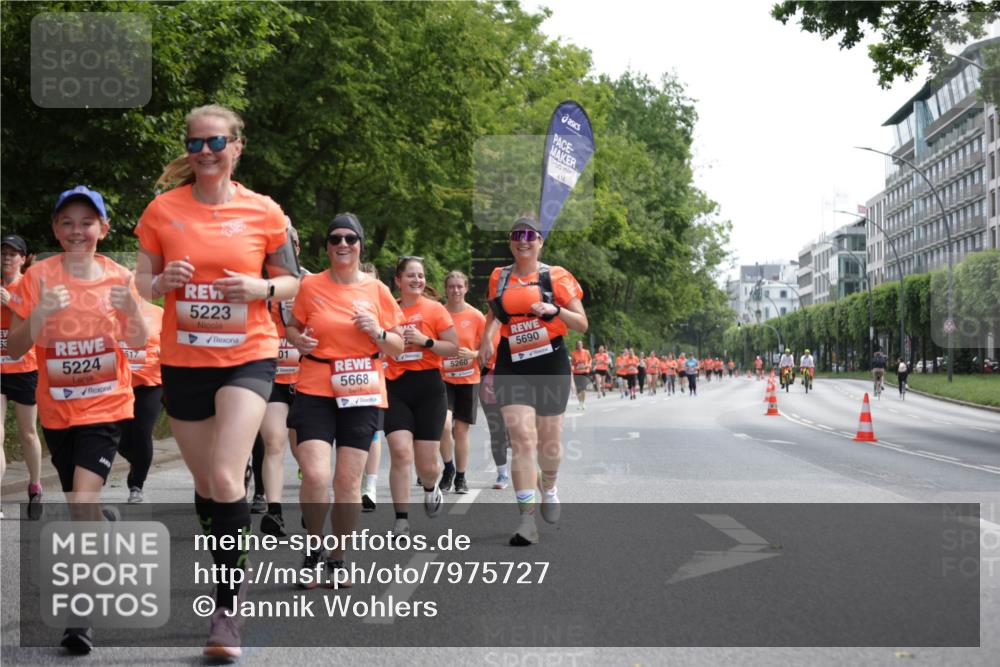 15.06.2025 - REWE Women's Run Jannik Wohlers http://msf.ph/oto/7975727 15.06.2025 10:10:23 Laufen 63, 5224, 517, 5223, 01, 5668, 5260, 5690, 00 meine-sportfotos.de