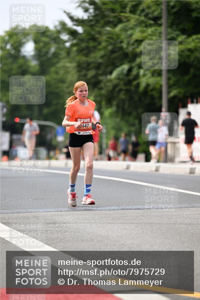 15.06.2025 - REWE Women's Run Dr. Thomas Lammeyer http://msf.ph/oto/7975729 15.06.2025 10:40:59 Laufen 147 meine-sportfotos.de